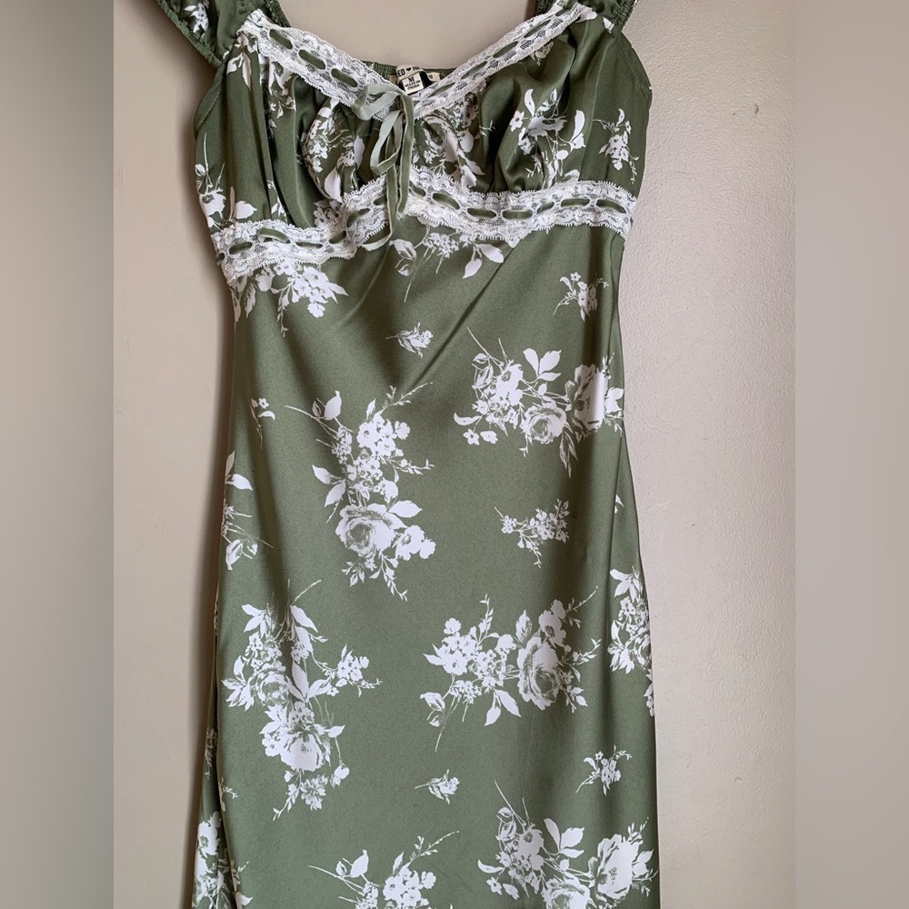 Y2K Babydoll Floral Satin Dress Med Green White Slip Romantic Sacred Hearts - Picture 3 of 8